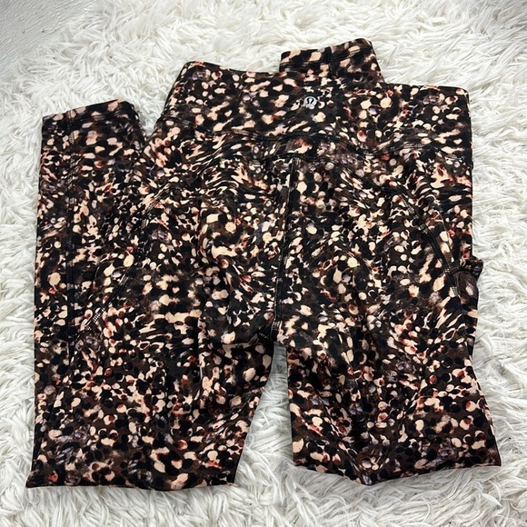 Lululemon Invigorate High-Rise Tight 25" Motion Flux Multi - Picture 6 of 6